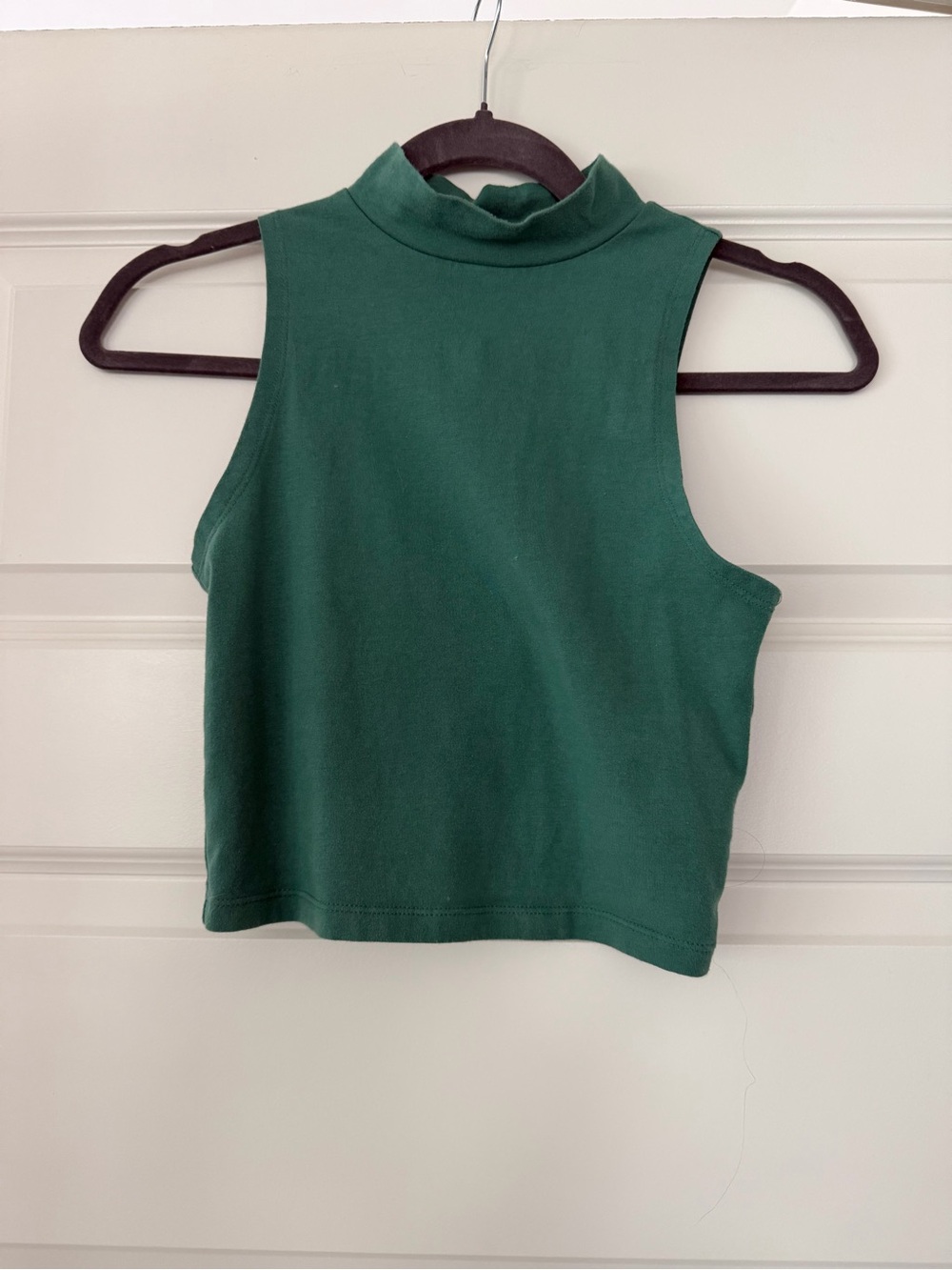 Sleeveless Mock Neck Crop Top - Green